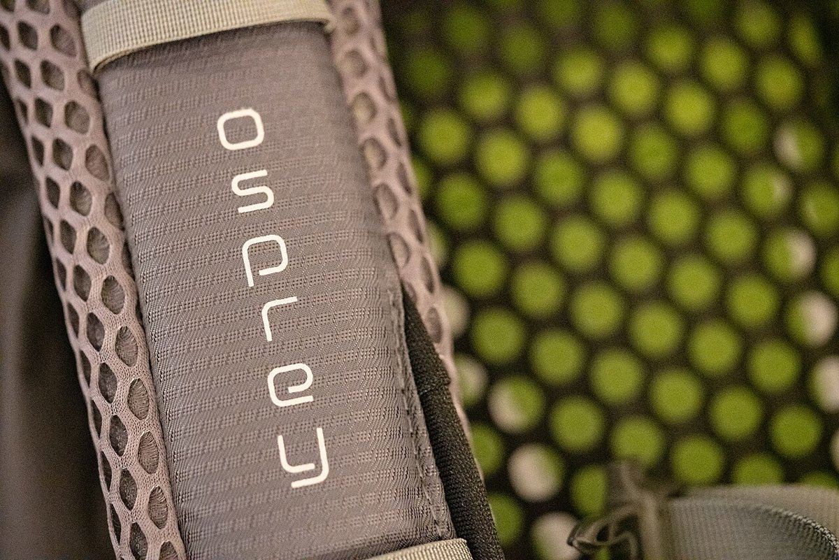 Osprey Atmos AG 65 backpack, shoulder strap detail